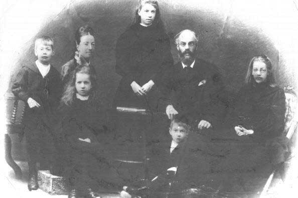 Montague Bellamy senior and family